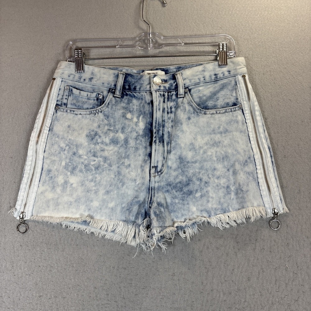 Forever 21 Premium Acid Wash Raw Hem Denim Shorts Zips up on sides – Size 29
